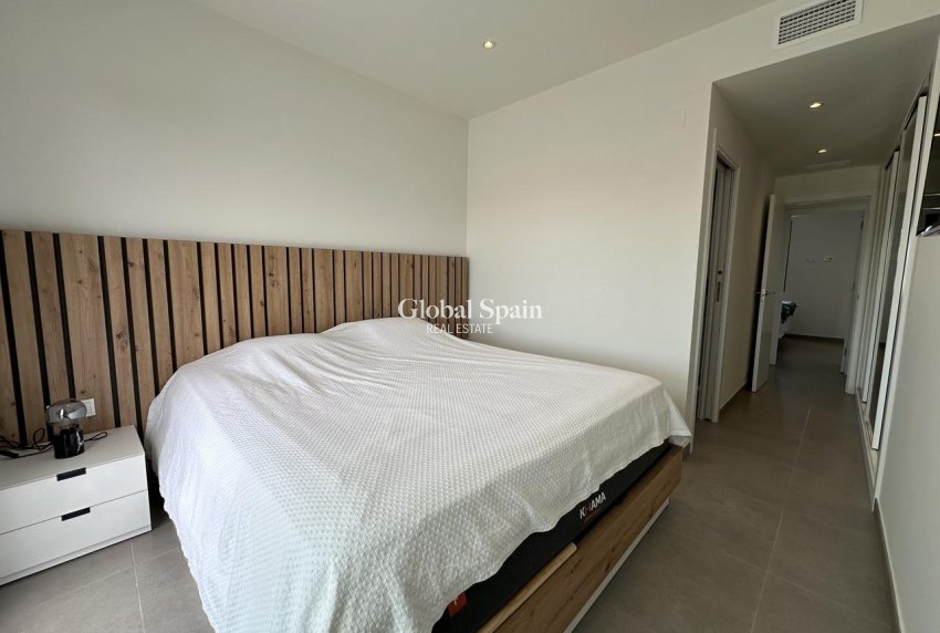 Odsprzedaż - PENTHOUSE -
ORIHUELA COSTA - VILLAMARTÍN