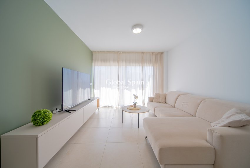 Odsprzedaż - PENTHOUSE -
ORIHUELA COSTA - VILLAMARTÍN
