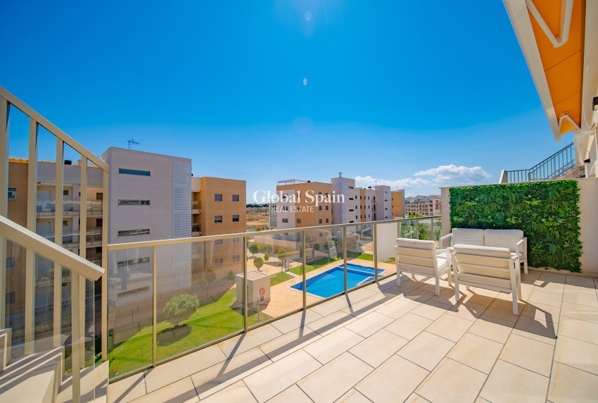 Odsprzedaż - PENTHOUSE -
ORIHUELA COSTA - VILLAMARTÍN