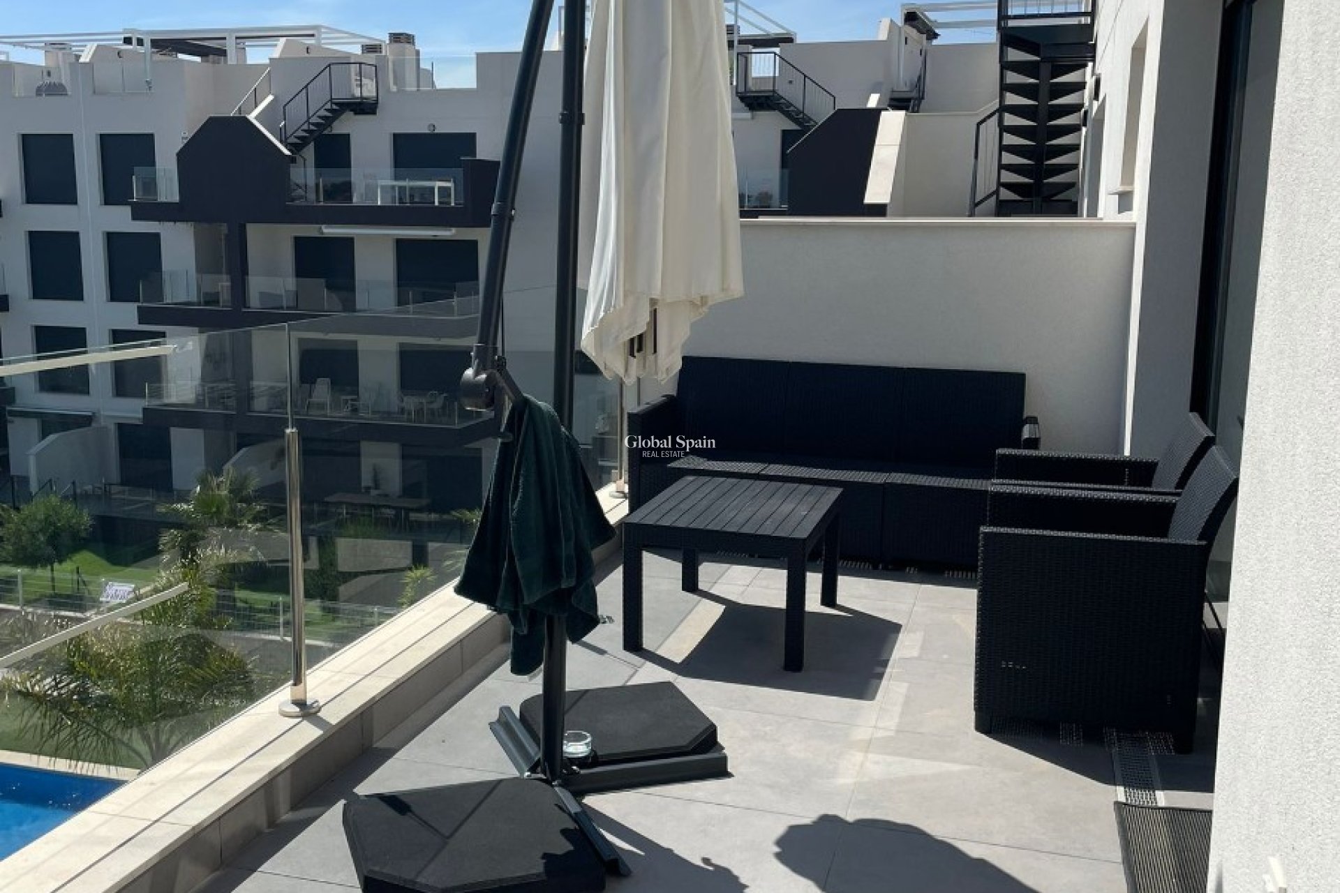Odsprzedaż - PENTHOUSE -
ORIHUELA COSTA - VILLAMARTÍN