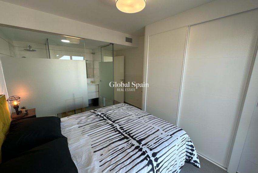 Odsprzedaż - PENTHOUSE -
ORIHUELA COSTA - VILLAMARTÍN