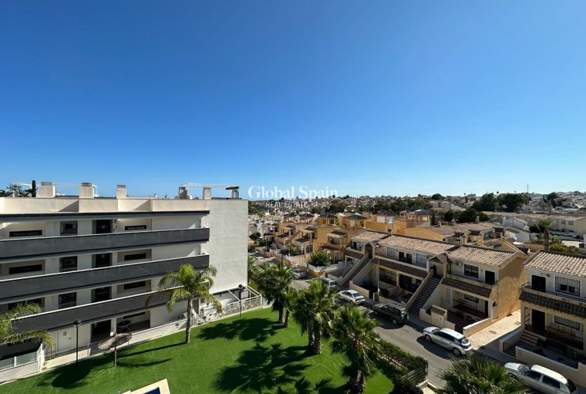 Odsprzedaż - PENTHOUSE -
ORIHUELA COSTA - VILLAMARTÍN