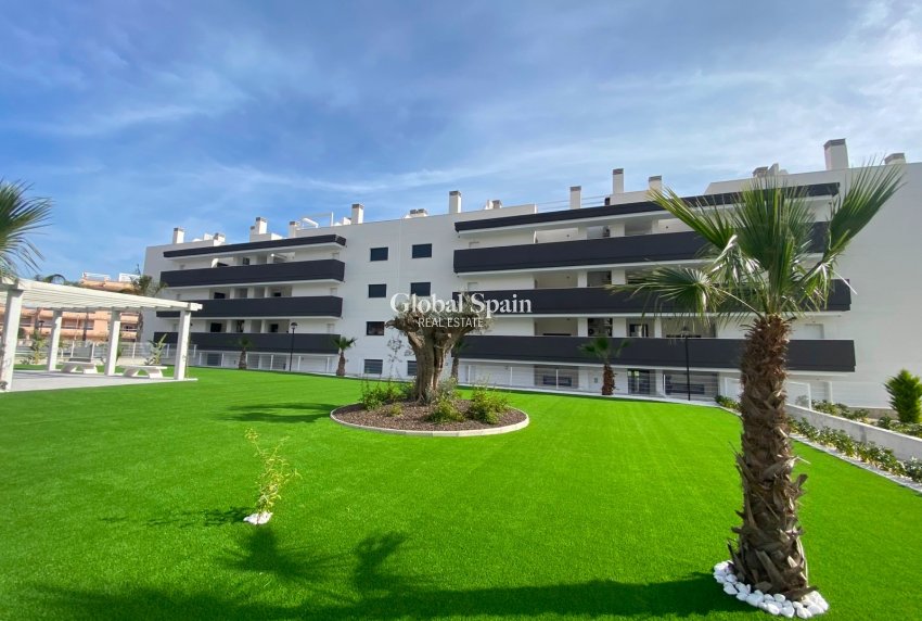 Odsprzedaż - PENTHOUSE -
ORIHUELA COSTA - VILLAMARTÍN