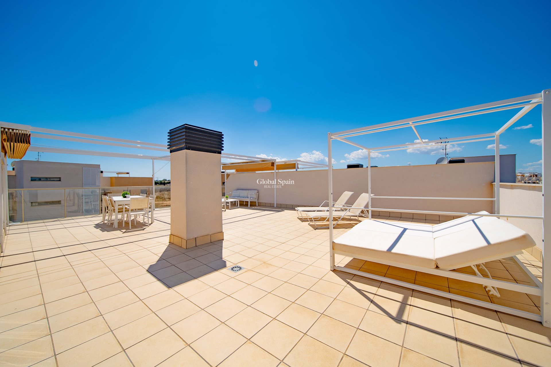 Odsprzedaż - PENTHOUSE -
ORIHUELA COSTA - VILLAMARTÍN