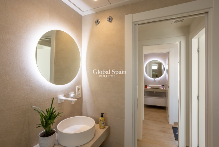 Odsprzedaż - PENTHOUSE -
ORIHUELA COSTA - VILLAMARTÍN