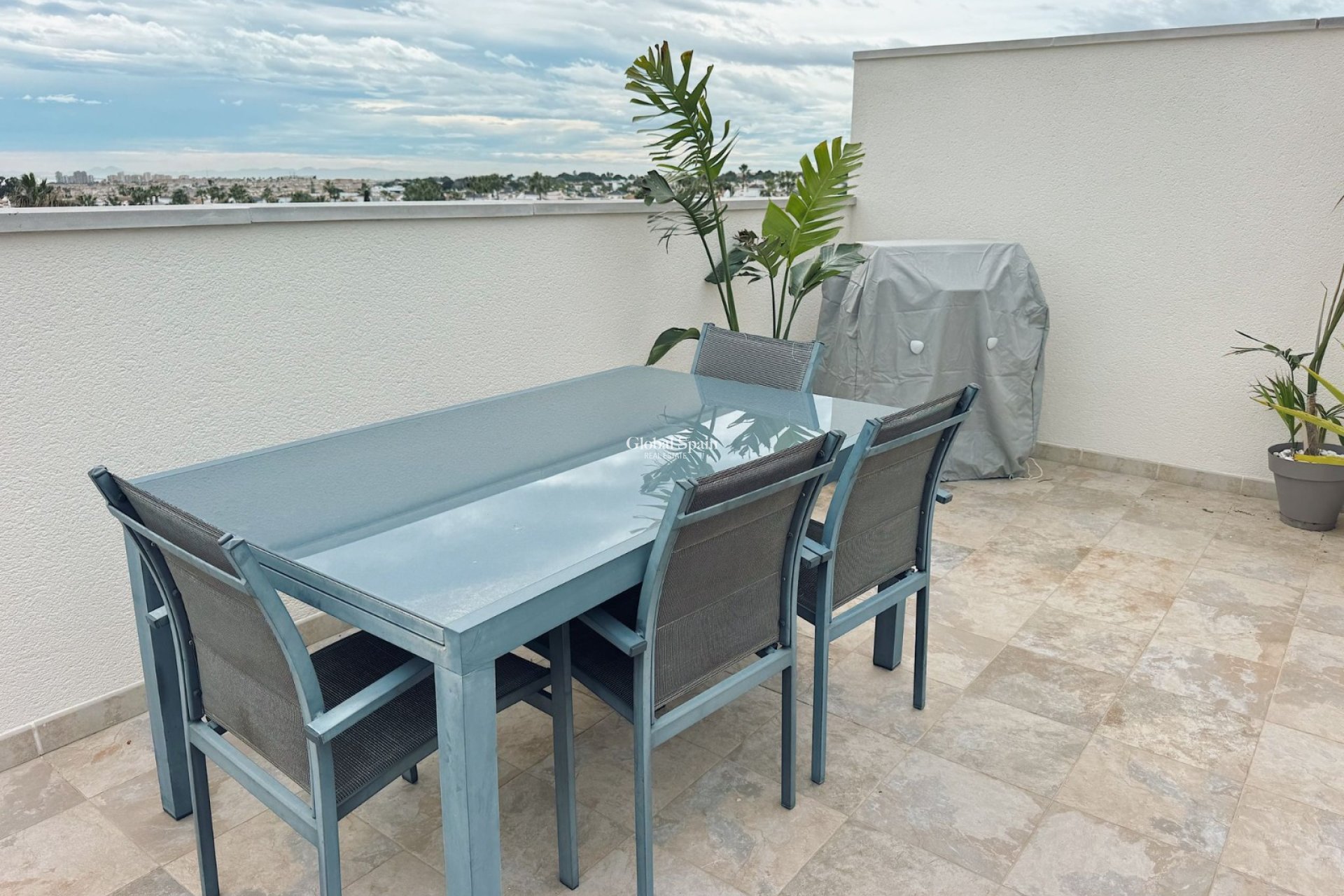 Odsprzedaż - PENTHOUSE -
ORIHUELA COSTA - 