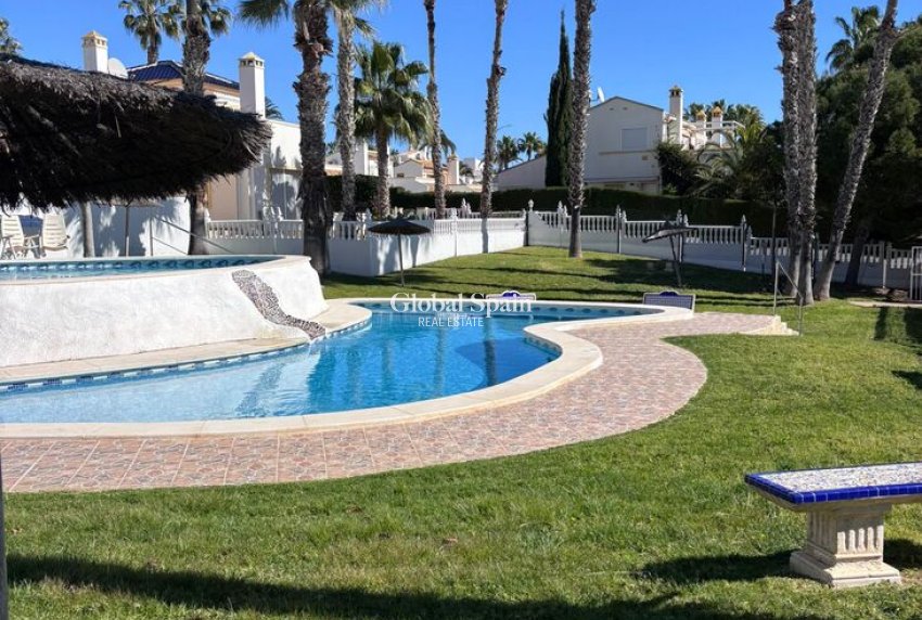 Odsprzedaż - PENTHOUSE -
ORIHUELA COSTA - 