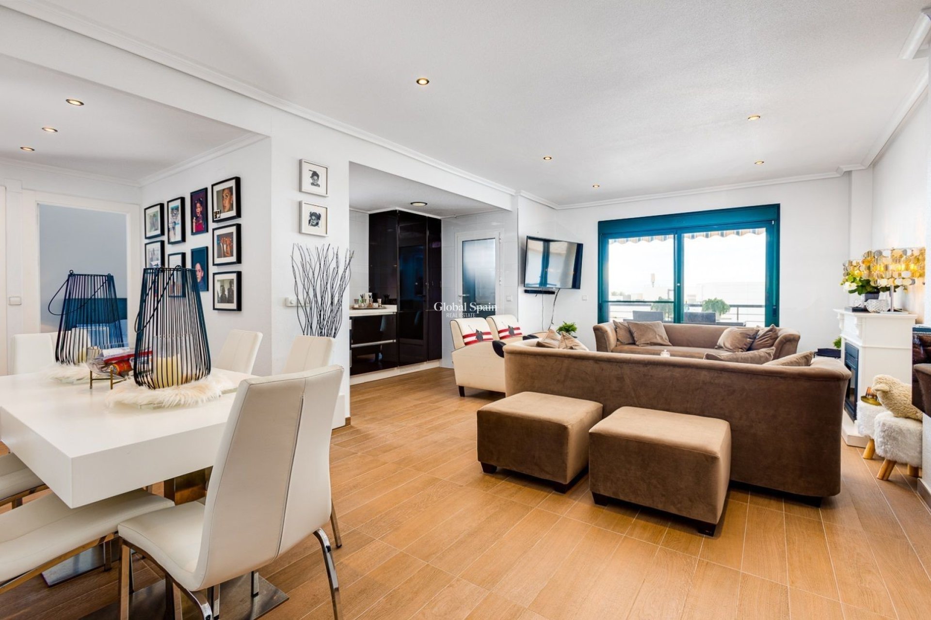 Odsprzedaż - PENTHOUSE -
ORIHUELA COSTA - 