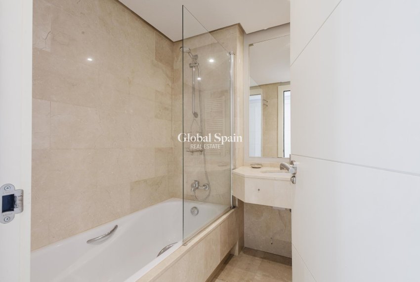 Odsprzedaż - PENTHOUSE -
ORIHUELA COSTA - 