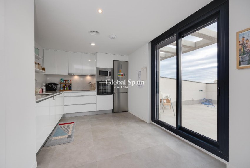 Odsprzedaż - PENTHOUSE -
ORIHUELA COSTA - 