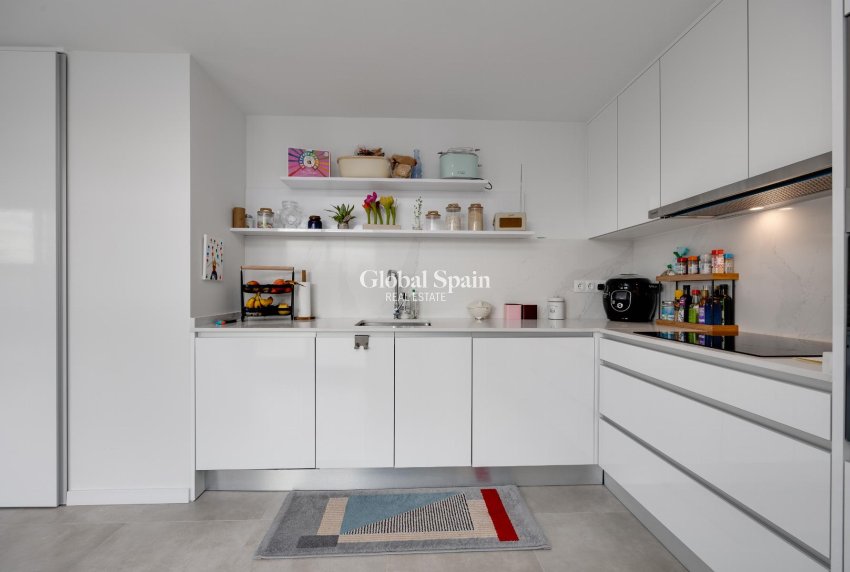Odsprzedaż - PENTHOUSE -
ORIHUELA COSTA - 