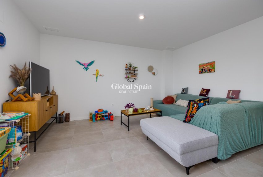 Odsprzedaż - PENTHOUSE -
ORIHUELA COSTA - 