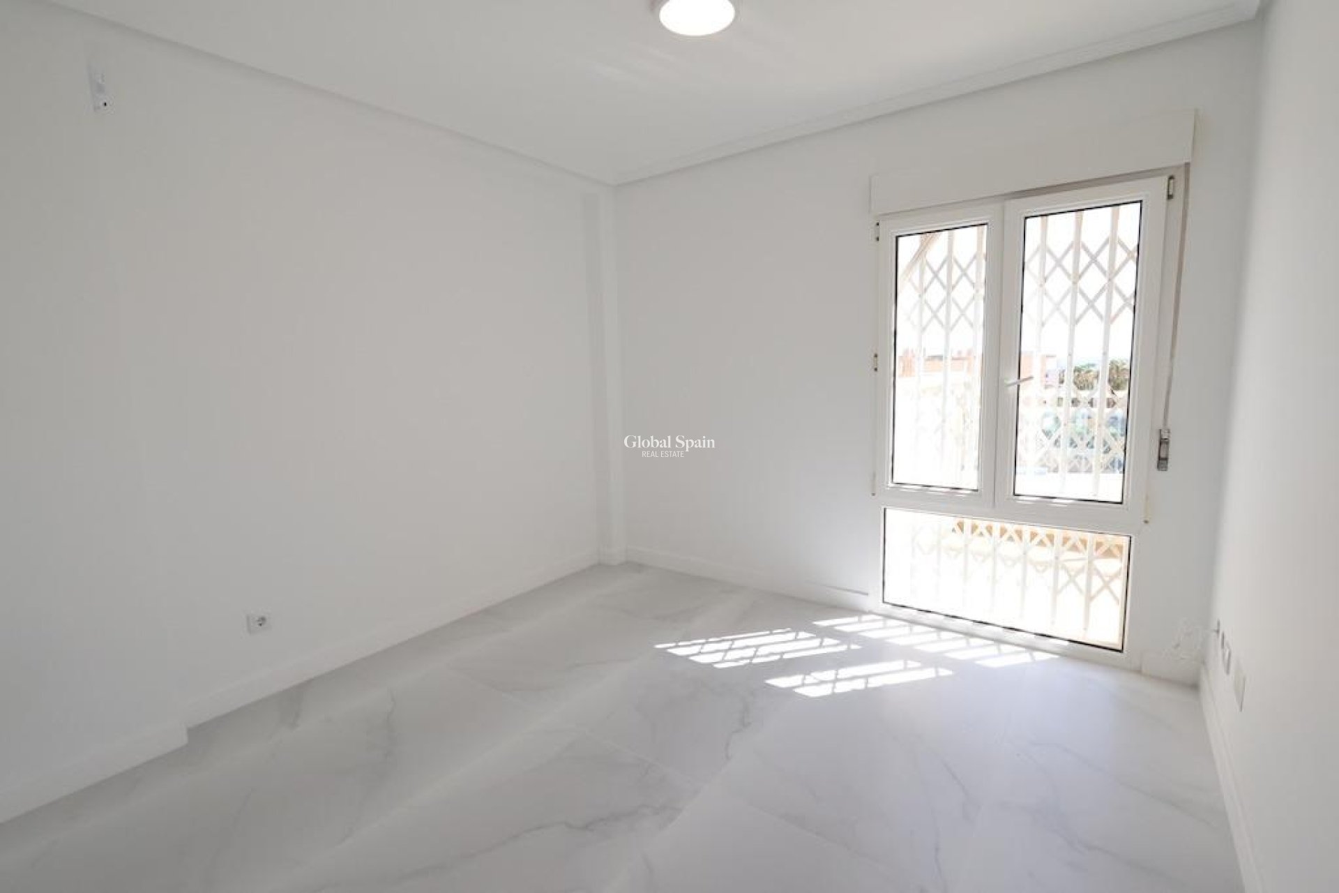 Odsprzedaż - PENTHOUSE -
ORIHUELA COSTA - 