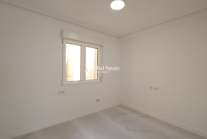 Odsprzedaż - PENTHOUSE -
ORIHUELA COSTA - 