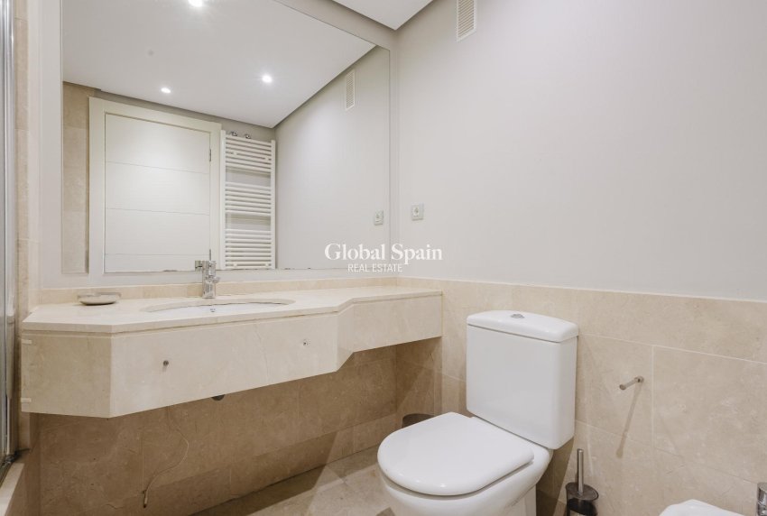 Odsprzedaż - PENTHOUSE -
ORIHUELA - LAS COLINAS GOLF RESORT