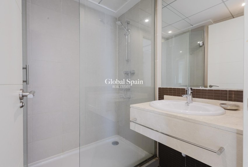 Odsprzedaż - PENTHOUSE -
ORIHUELA - LAS COLINAS GOLF RESORT