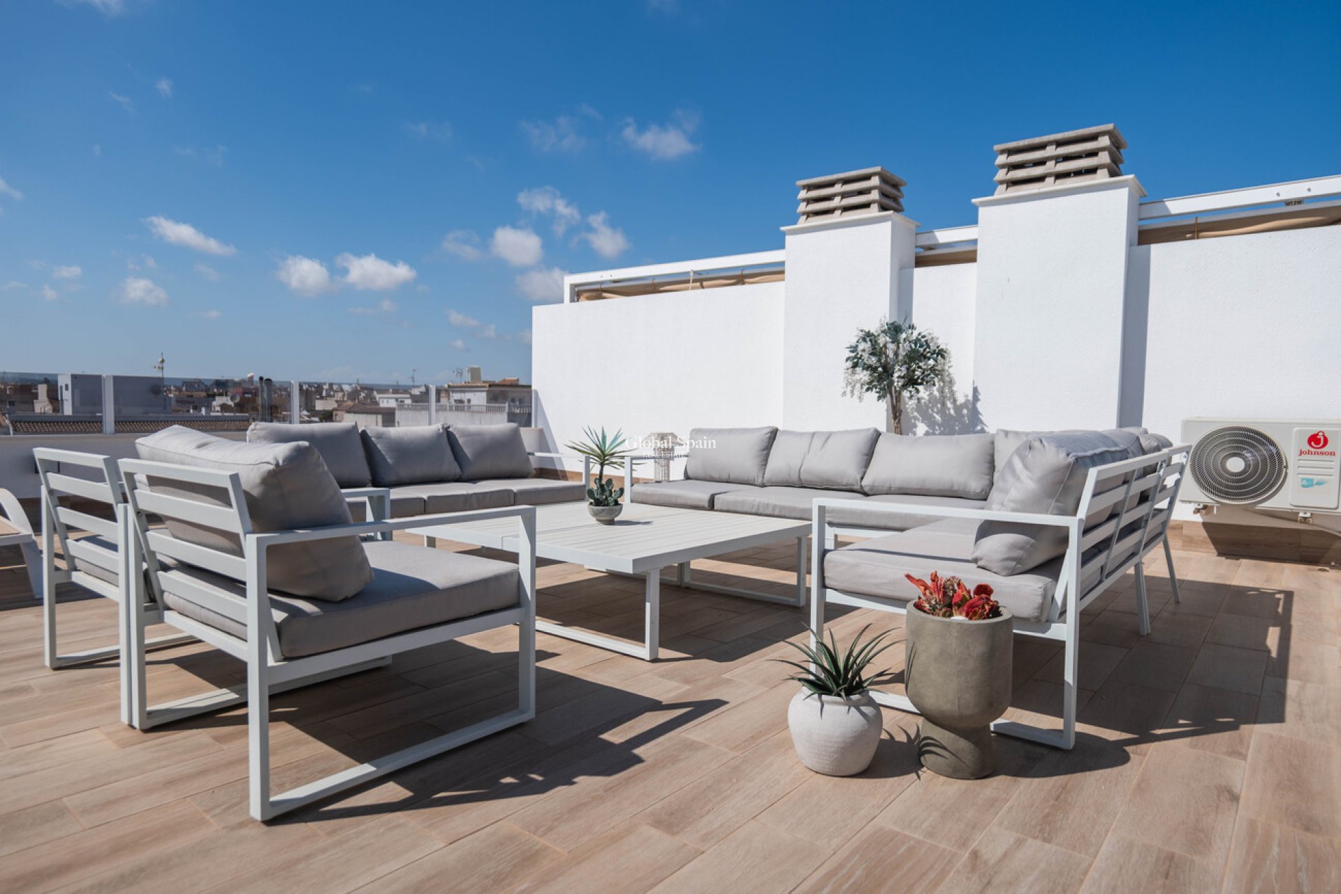 Odsprzedaż - PENTHOUSE -
PILAR DE LA HORADADA - 