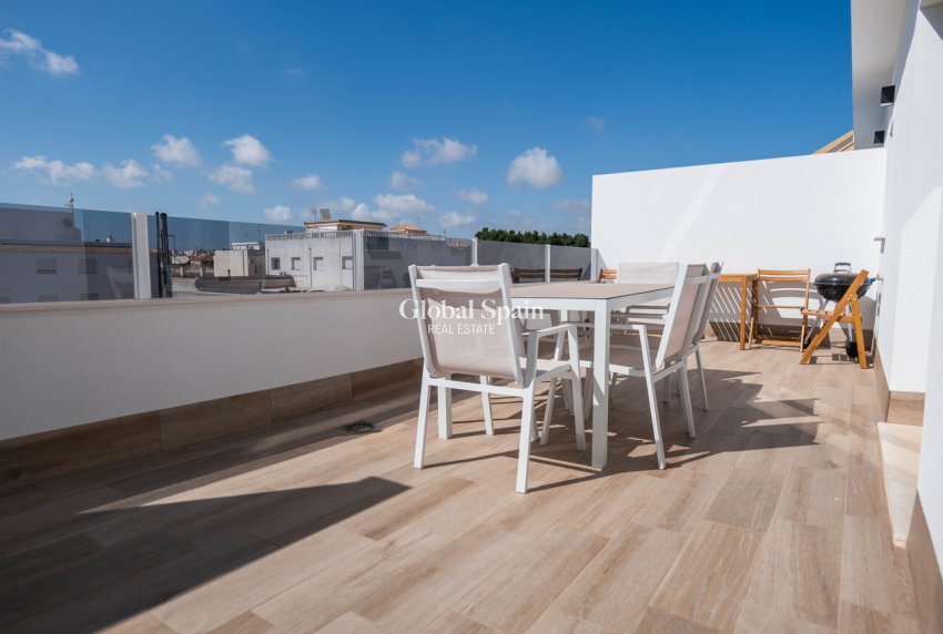 Odsprzedaż - PENTHOUSE -
PILAR DE LA HORADADA - 