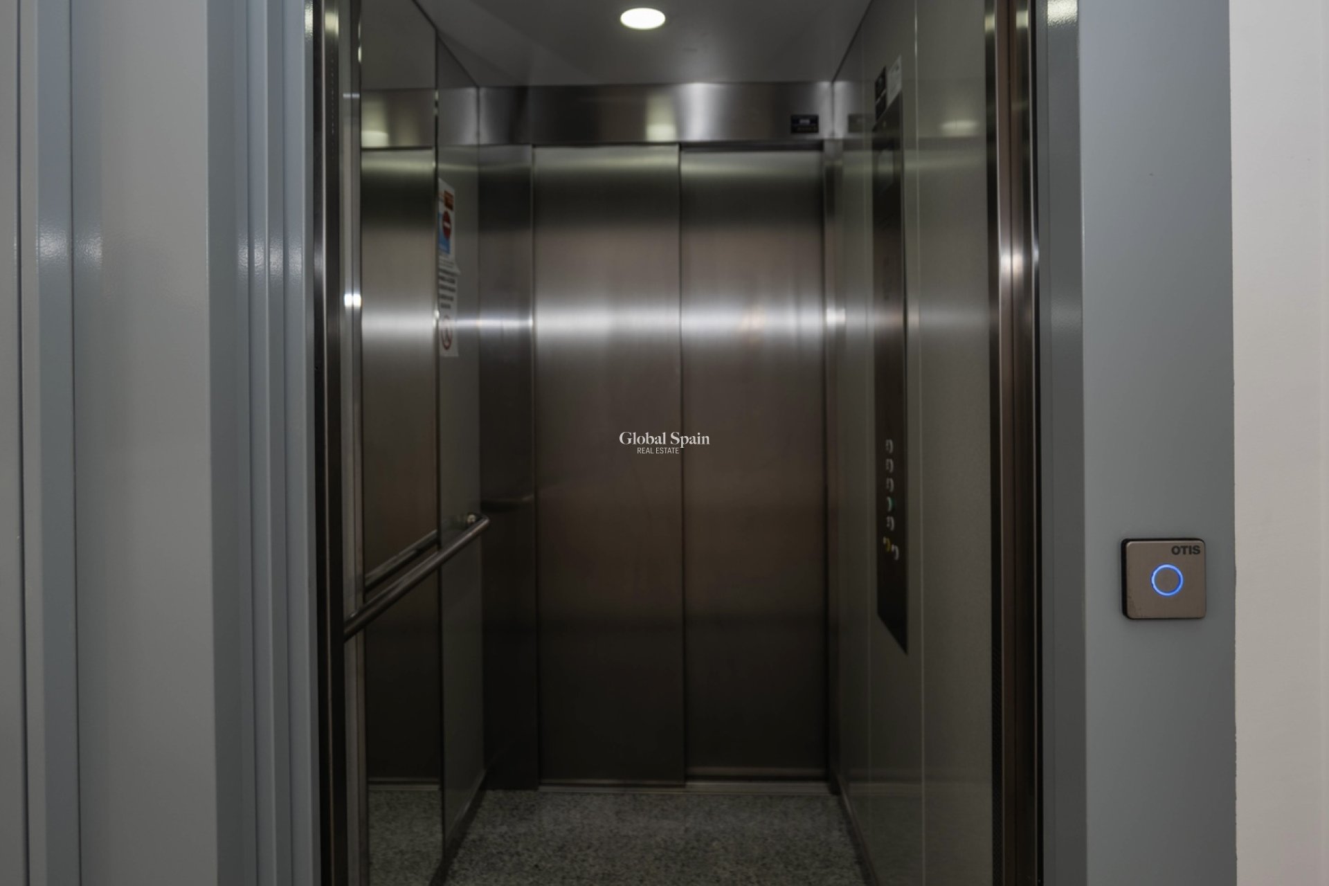 Odsprzedaż - PENTHOUSE -
PILAR DE LA HORADADA - 