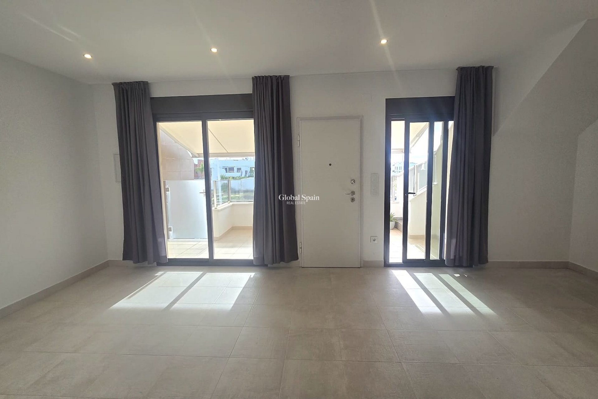 Odsprzedaż - PENTHOUSE -
PILAR DE LA HORADADA - 