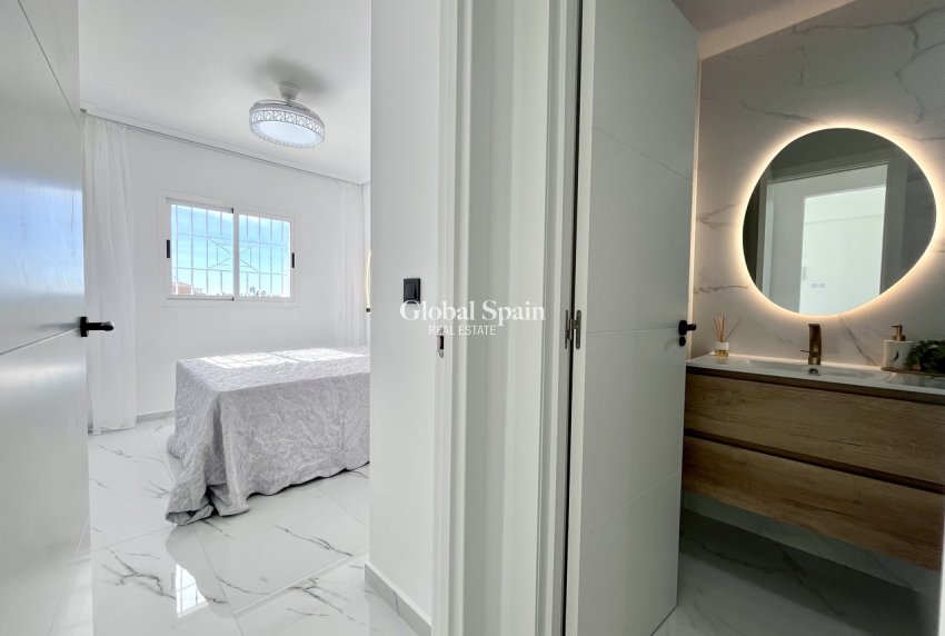 Odsprzedaż - PENTHOUSE -
PLAYA FLAMENCA - Costa Blanca