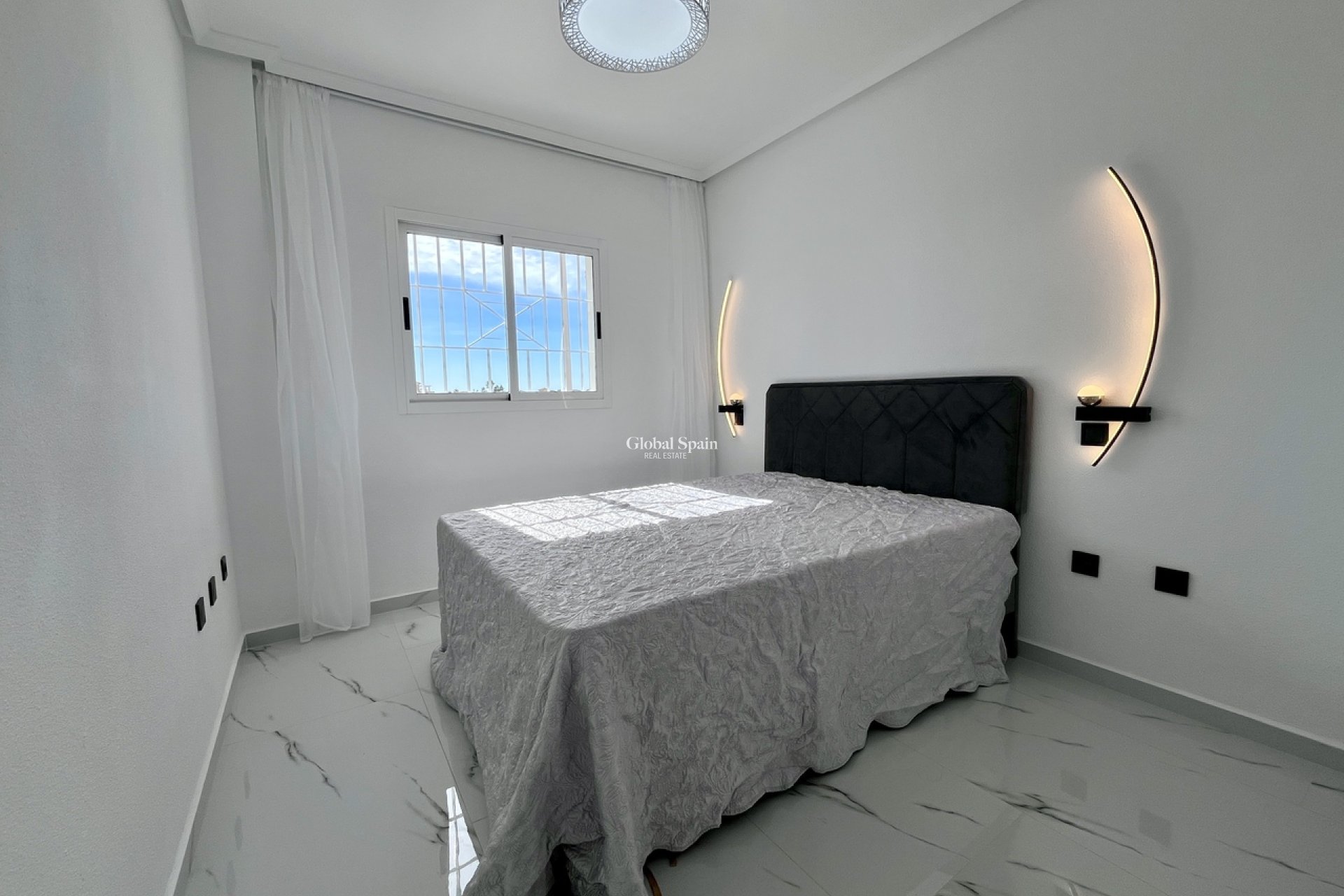 Odsprzedaż - PENTHOUSE -
PLAYA FLAMENCA - Costa Blanca