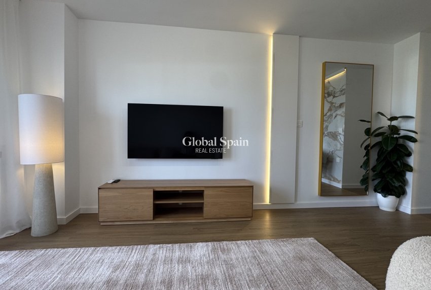Odsprzedaż - PENTHOUSE -
PUNTA PRIMA - Costa Blanca
