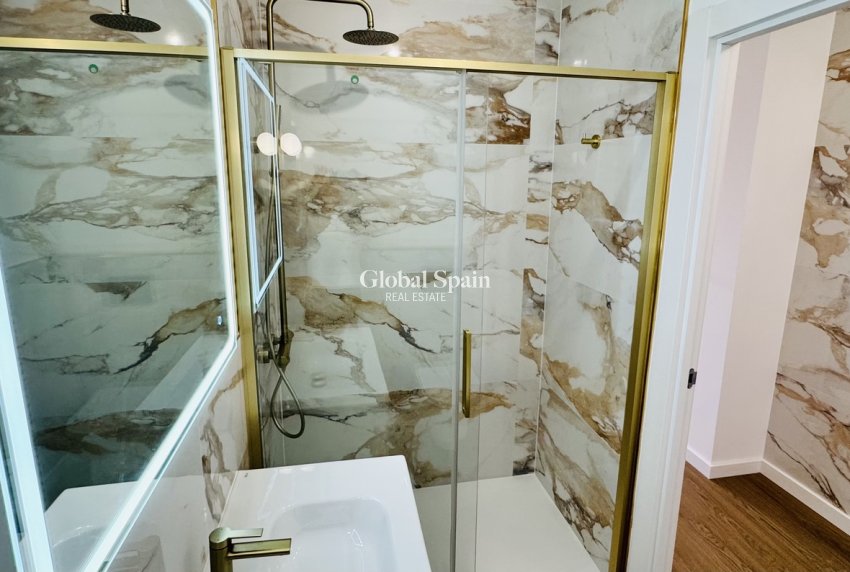 Odsprzedaż - PENTHOUSE -
PUNTA PRIMA - Costa Blanca