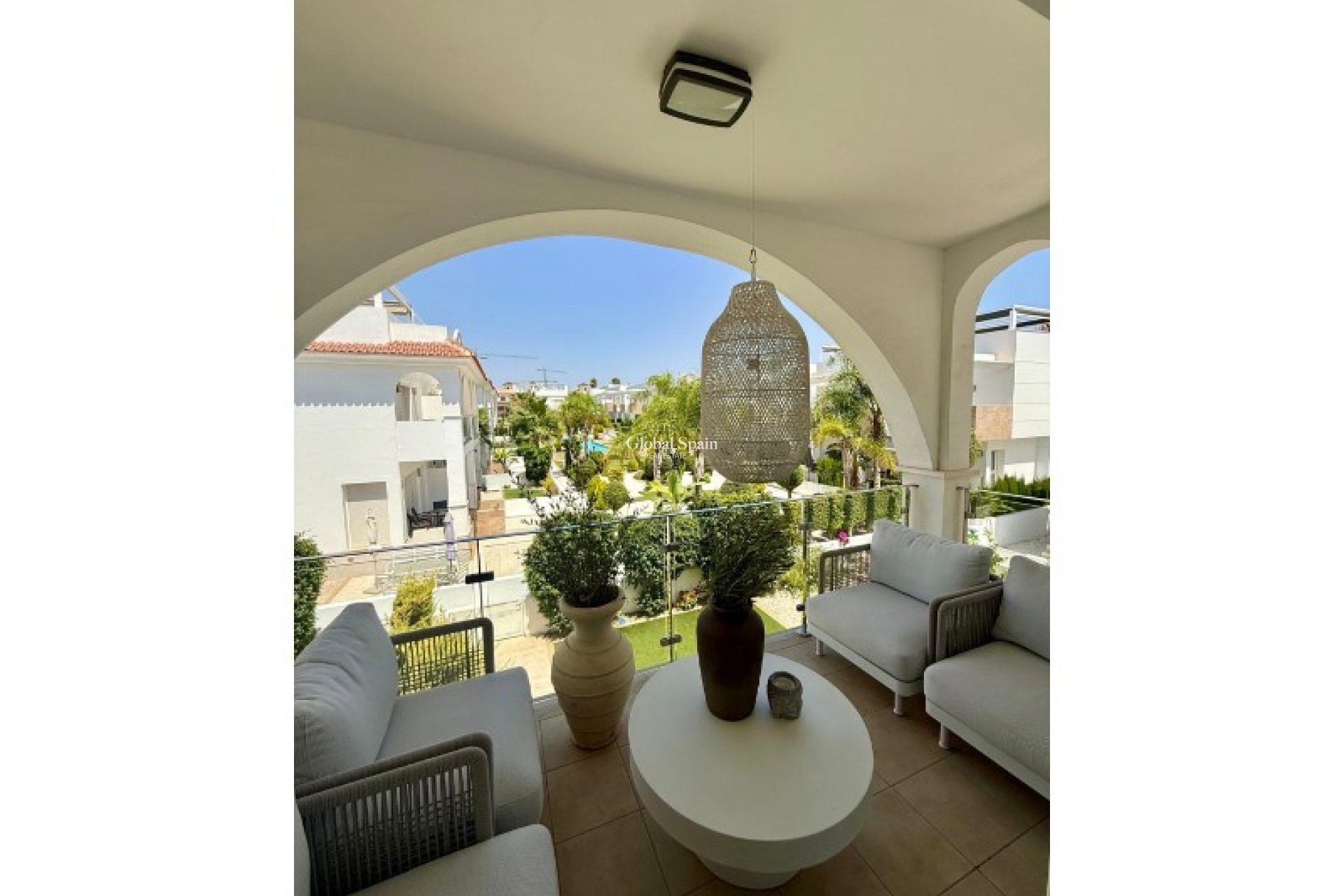Odsprzedaż - PENTHOUSE -
ROJALES - Inland