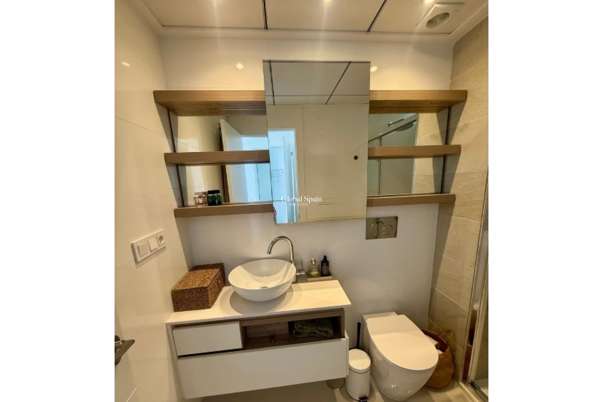 Odsprzedaż - PENTHOUSE -
ROJALES - Inland
