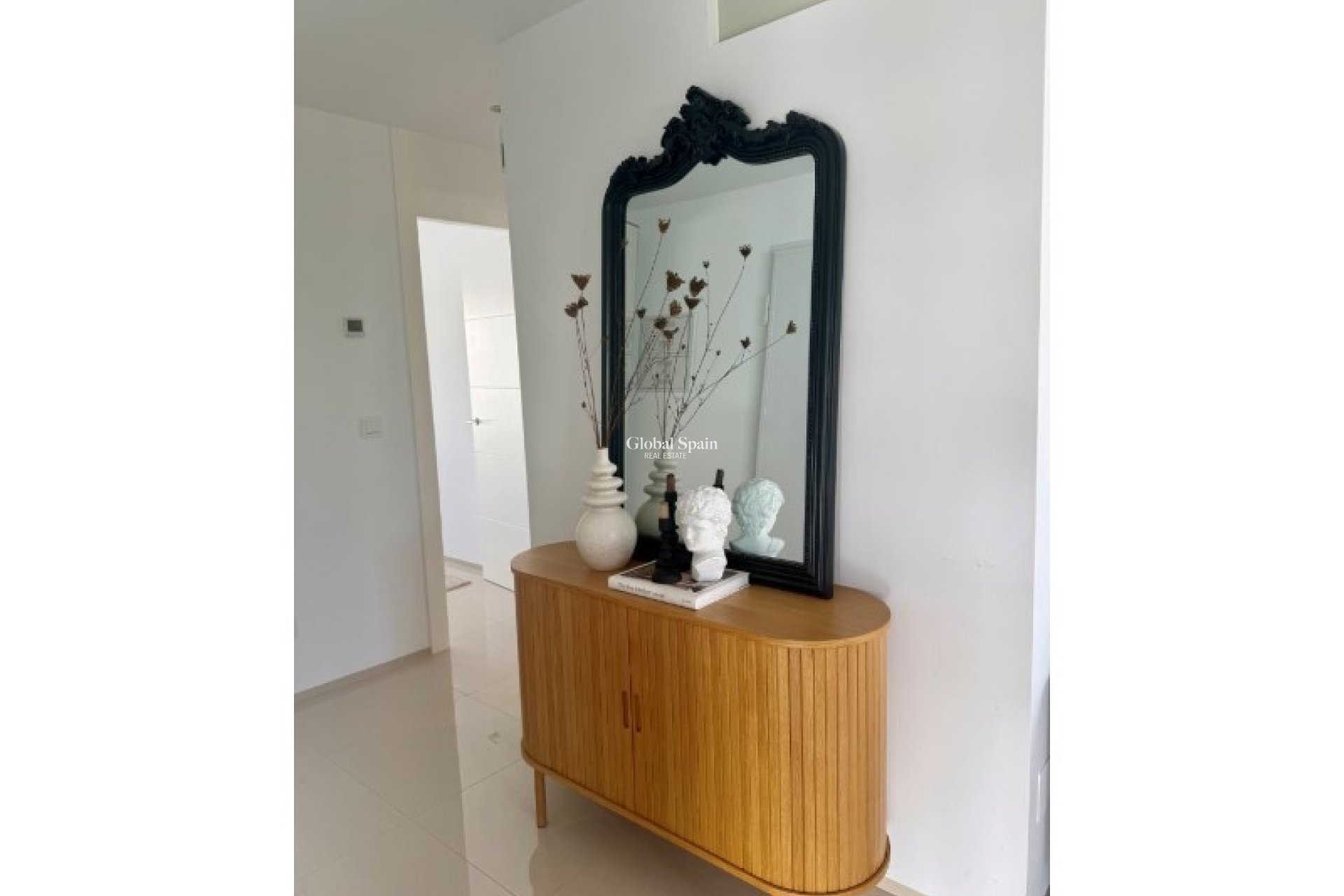 Odsprzedaż - PENTHOUSE -
ROJALES - Inland