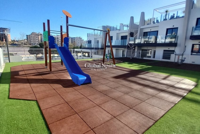 Odsprzedaż - PENTHOUSE -
SAN MIGUEL DE SALINAS - Costa Blanca