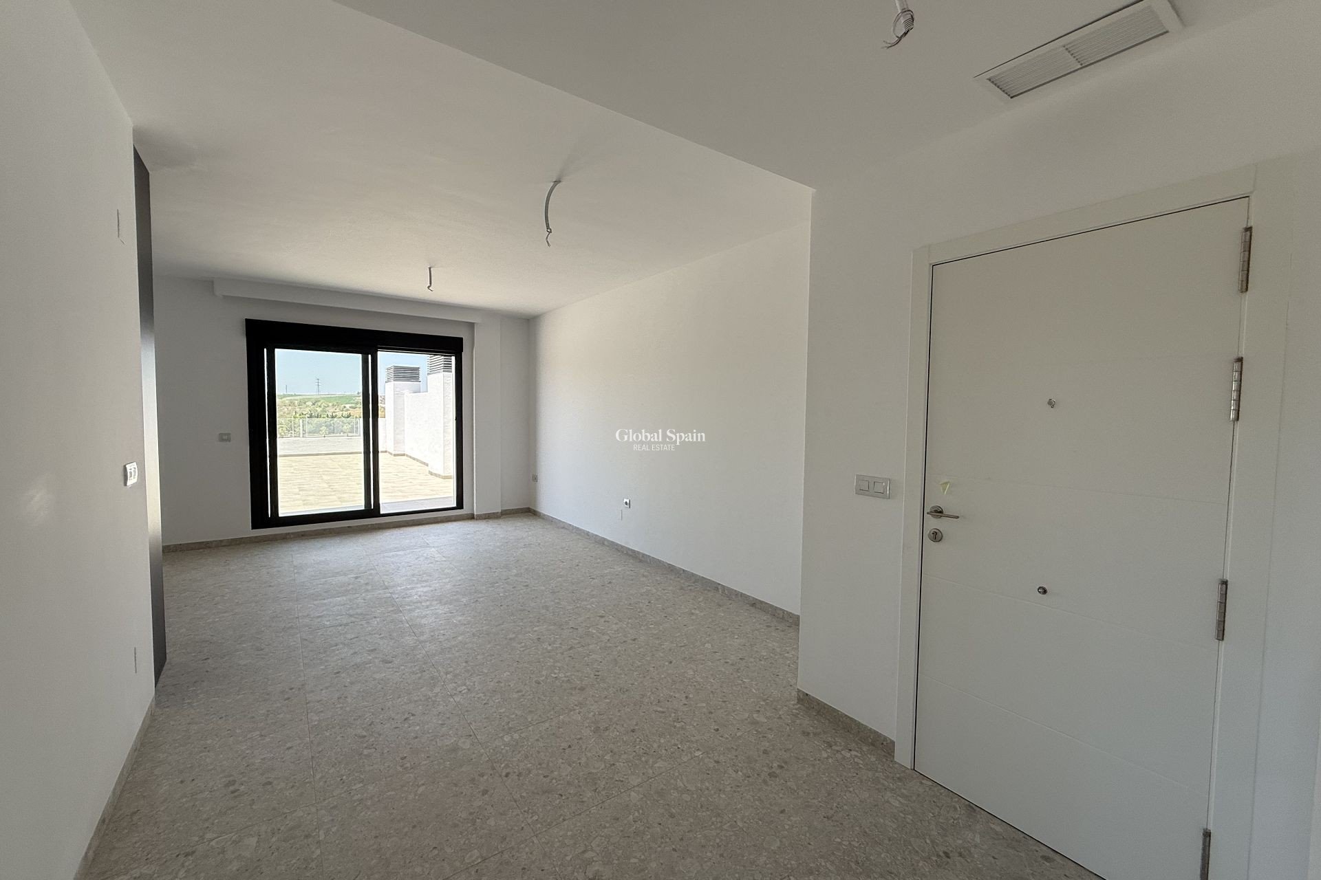 Odsprzedaż - PENTHOUSE -
SAN MIGUEL DE SALINAS - Inland
