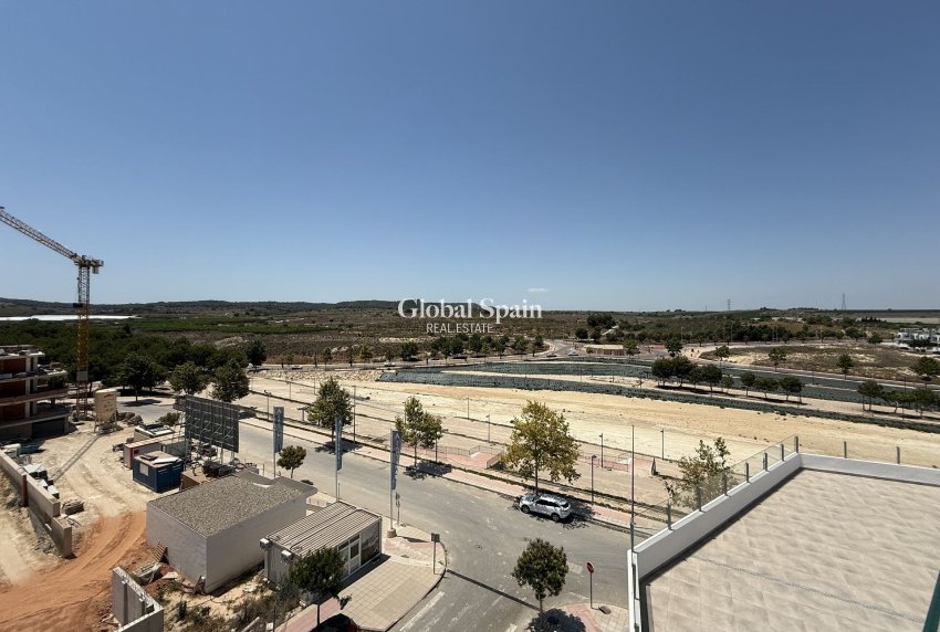Odsprzedaż - PENTHOUSE -
SAN MIGUEL DE SALINAS - Inland