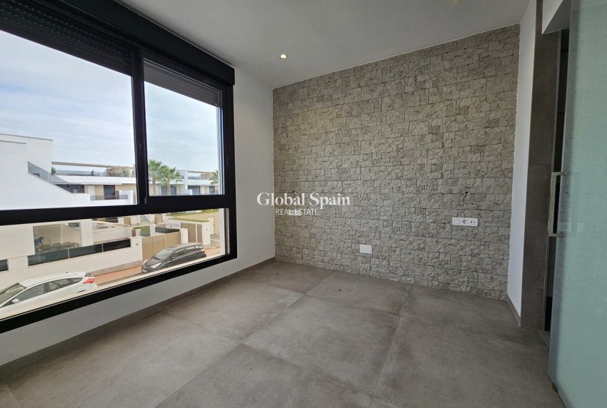 Odsprzedaż - PENTHOUSE -
SAN PEDRO DEL PINATAR - 