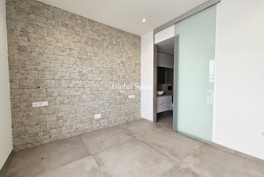 Odsprzedaż - PENTHOUSE -
SAN PEDRO DEL PINATAR - 