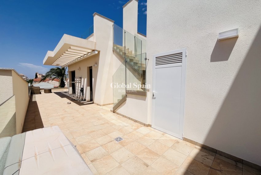 Odsprzedaż - PENTHOUSE -
TORRE DE LA HORADADA - Costa Blanca