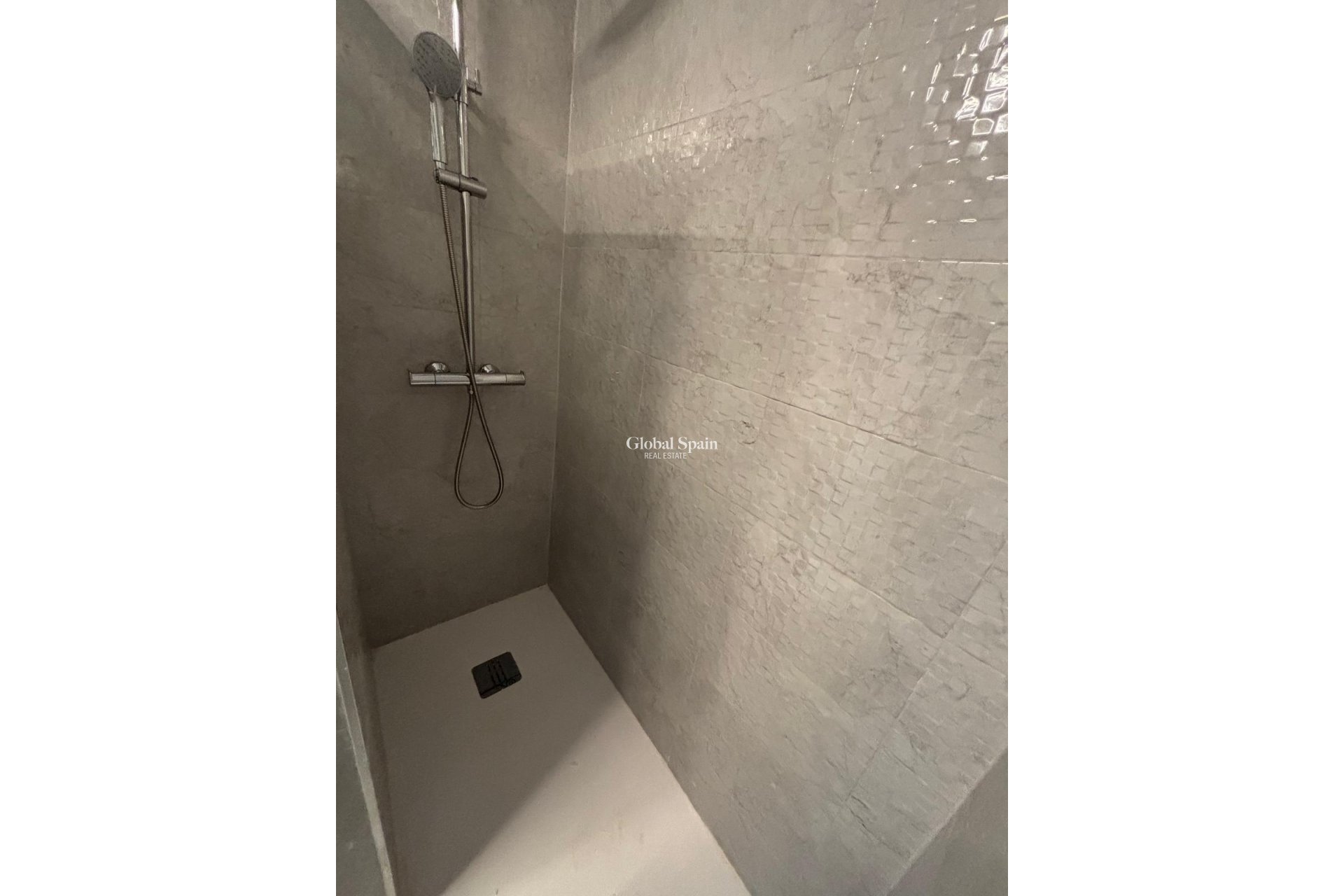 Odsprzedaż - PENTHOUSE -
TORREVIEJA - Acequion