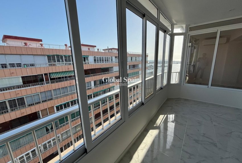 Odsprzedaż - PENTHOUSE -
TORREVIEJA - Acequion