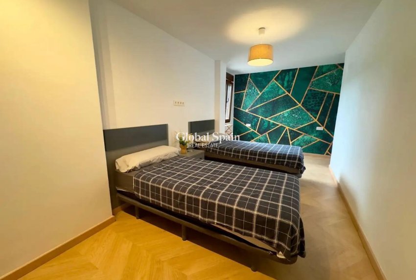 Odsprzedaż - PENTHOUSE -
TORREVIEJA - Acequion