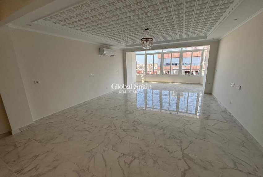 Odsprzedaż - PENTHOUSE -
TORREVIEJA - Acequion
