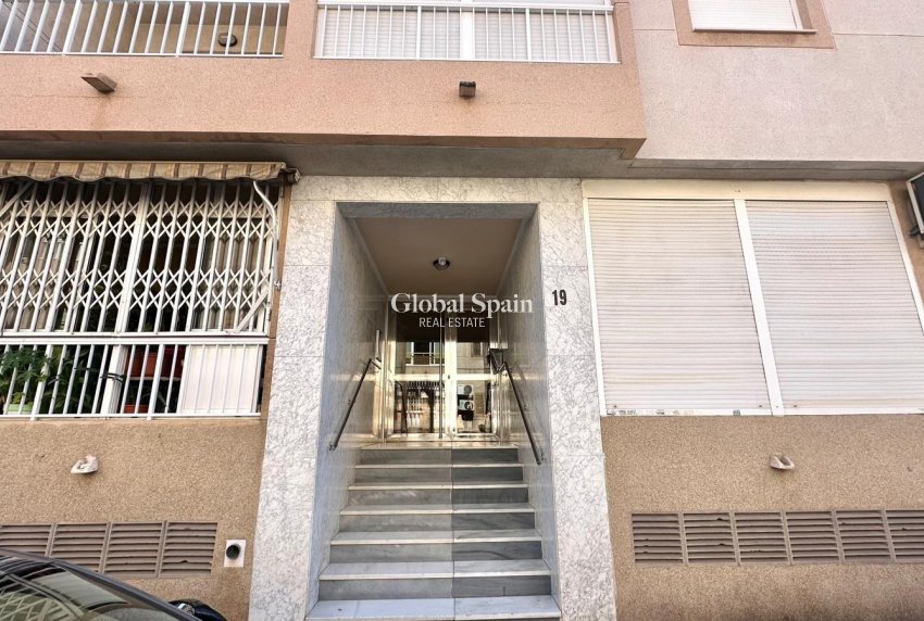 Odsprzedaż - PENTHOUSE -
TORREVIEJA - Acequion