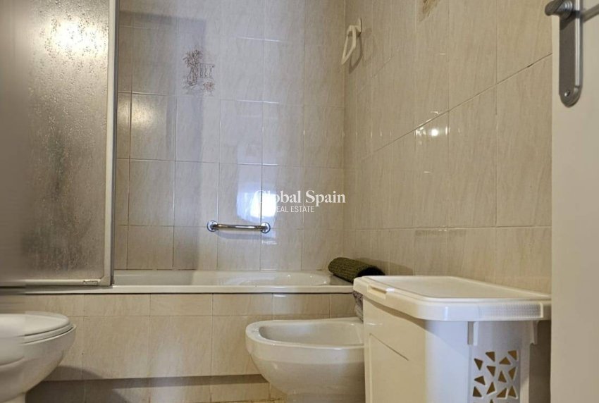 Odsprzedaż - PENTHOUSE -
TORREVIEJA - Acequion