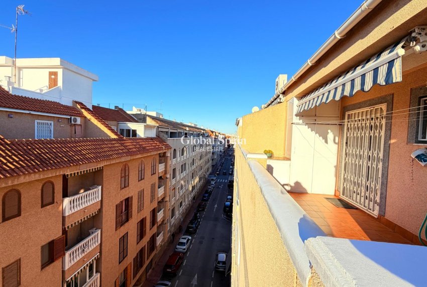 Odsprzedaż - PENTHOUSE -
TORREVIEJA - Acequion