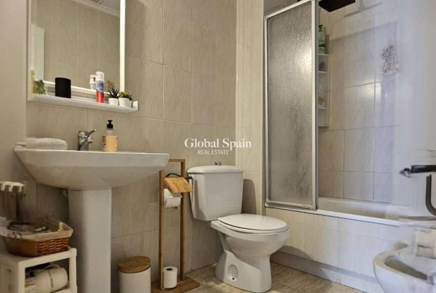 Odsprzedaż - PENTHOUSE -
TORREVIEJA - Acequion