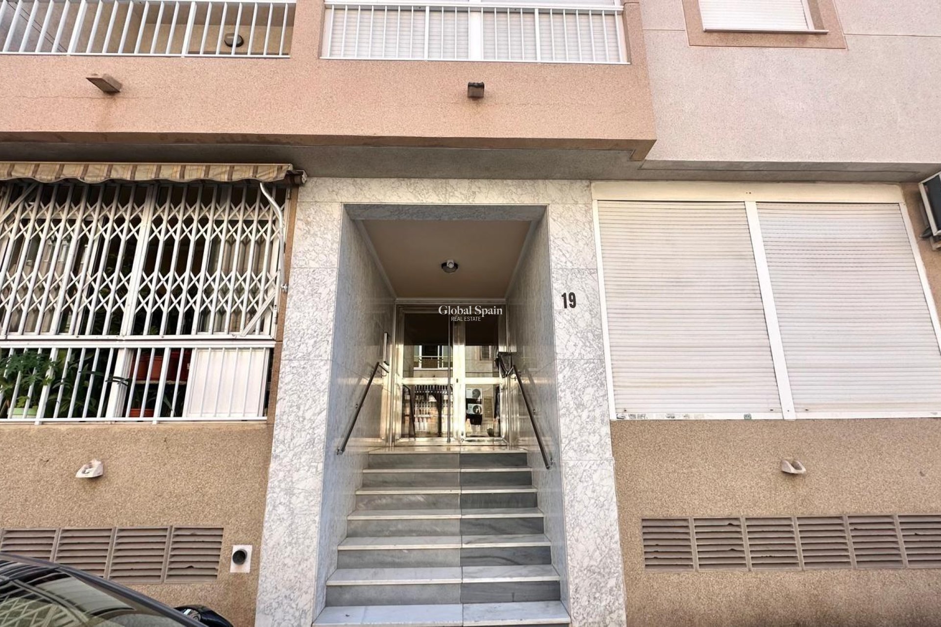 Odsprzedaż - PENTHOUSE -
TORREVIEJA - Acequion