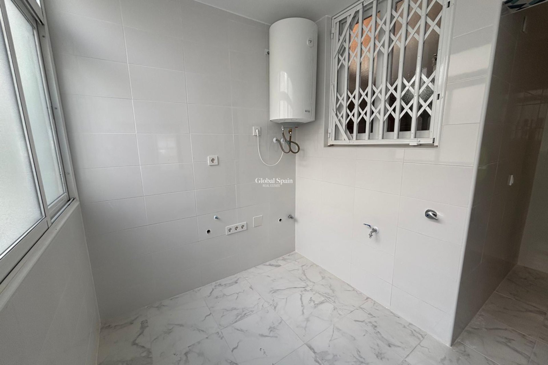 Odsprzedaż - PENTHOUSE -
TORREVIEJA - Acequion