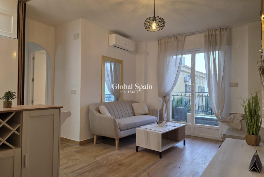 Odsprzedaż - PENTHOUSE -
TORREVIEJA - Cala Ferris