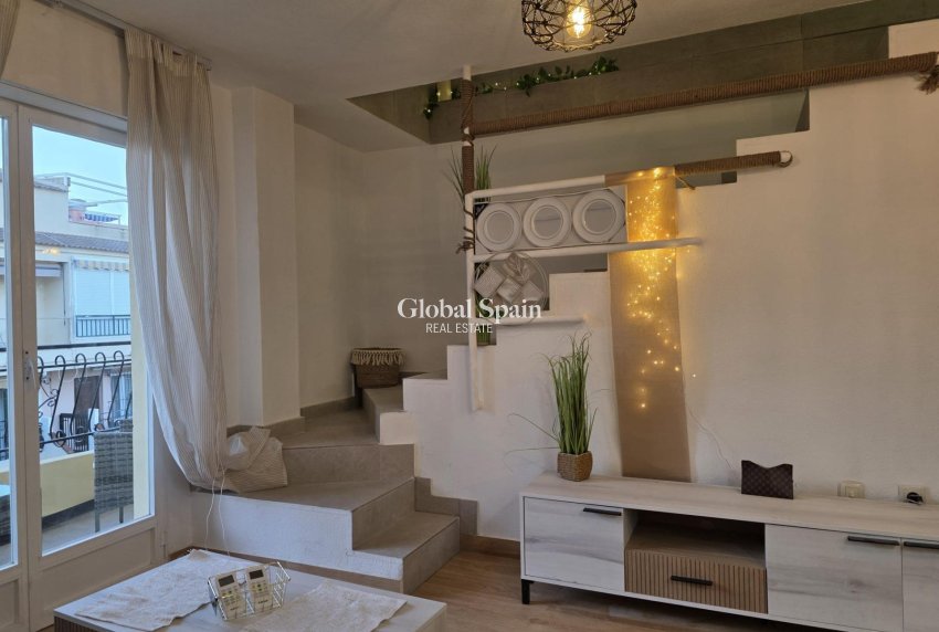 Odsprzedaż - PENTHOUSE -
TORREVIEJA - Cala Ferris