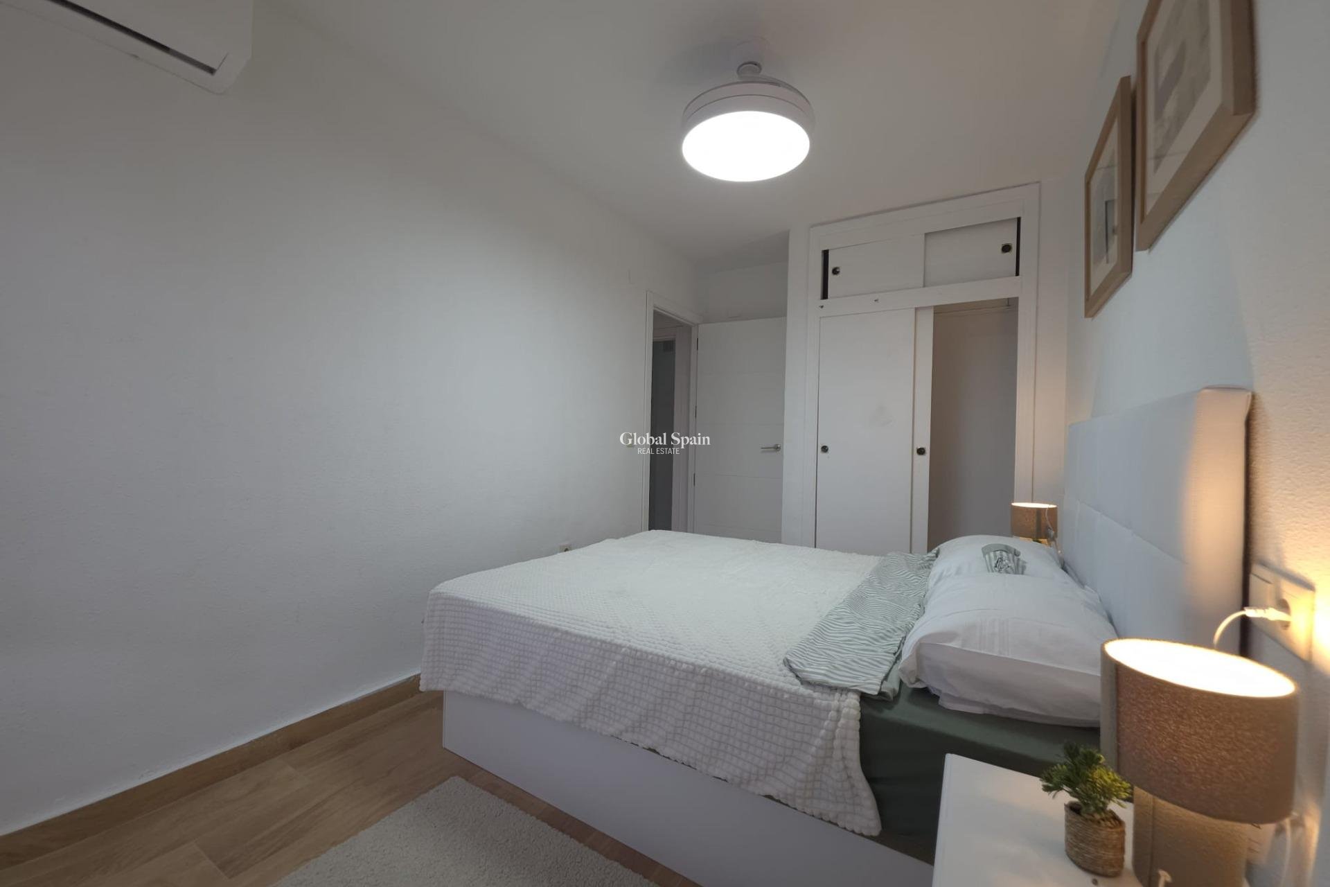 Odsprzedaż - PENTHOUSE -
TORREVIEJA - Cala Ferris